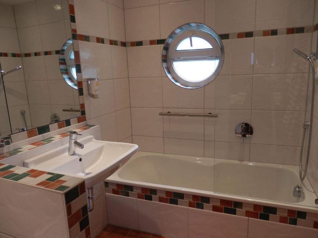 Gasthof Löwen GmbH Heitersheim Zimmer foto